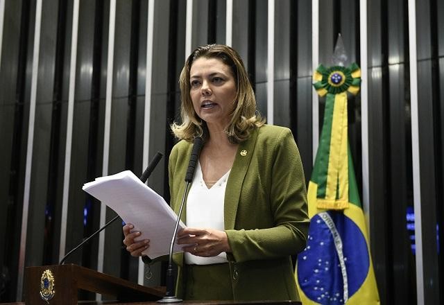 Imagem da noticia Senadora Leila Barros se filia ao PDT para disputar governo do DF