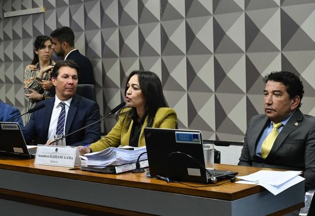 Imagem da noticia CPMI isenta G. Dias e pede responsabilização de militares que eram de confiança do general Augusto Heleno