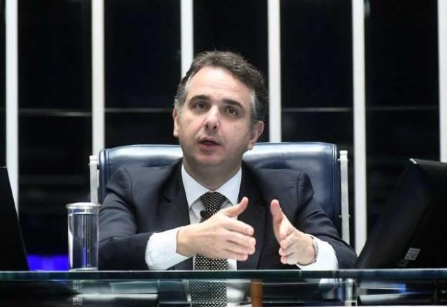 Imagem da noticia Novo vale-gás e voucher para caminhoneiros são discutidos pelo governo