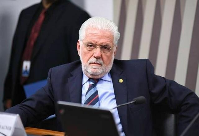 Imagem da noticia Jaques Wagner diz que voto em PEC que limita decisões individuais no STF foi "pessoal"