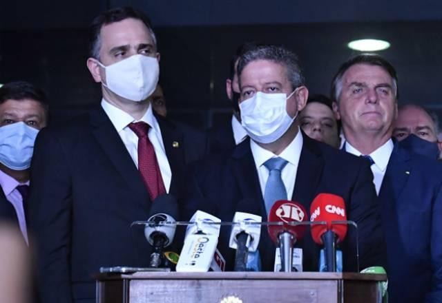 Imagem da noticia Lira e Pacheco cobram Pazuello por cronograma de vacinação 