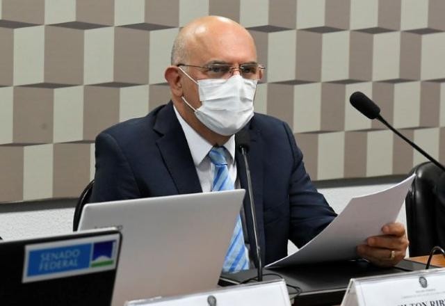 Imagem da noticia Senadores aprovam requerimento para ouvir ministro da Educação
