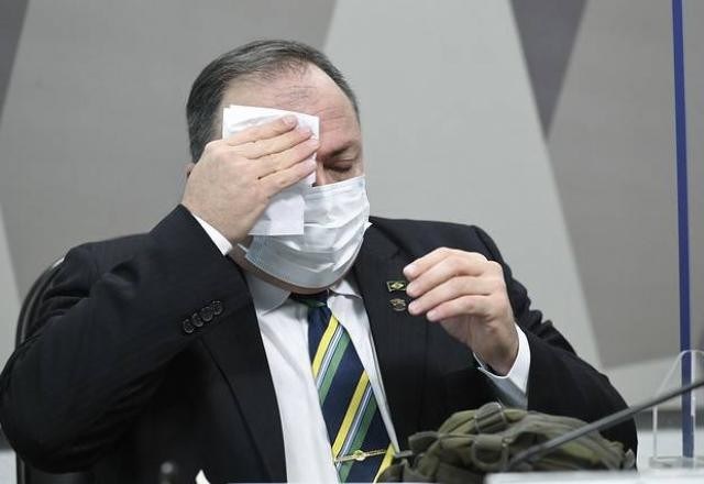 Imagem da noticia CPI: Senadores pressionam Pazuello sobre crise de oxigênio em Manaus