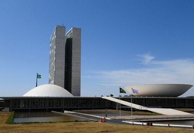 Imagem da noticia Nove dos senadores campeões de emendas votaram a favor da MP dos ministérios