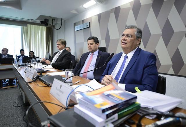 Imagem da noticia Com barra de cereal, sabatina de Dino e Gonet seguirá sem intervalo de almoço na CCJ