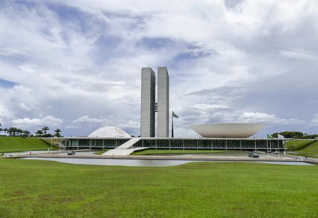 Congresso terá "super quarta" com sabatina de Dino e início da CPI da Braskem