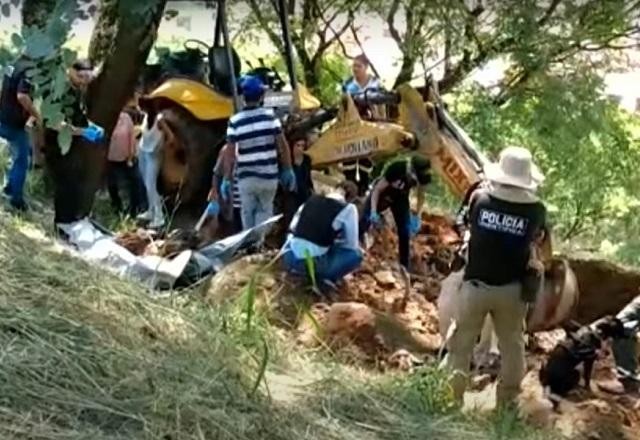 Polícia encontra cemitério clandestino na zona sul de SP