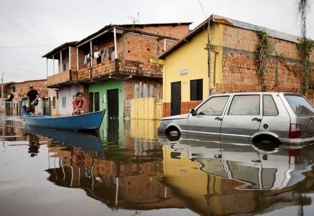 Chuvas deixaram mais de 8,6 mil brasileiros desalojados nas últimas semanas