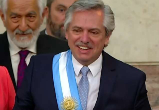 Imagem da noticia Alberto Fernández toma posse como presidente da Argentina