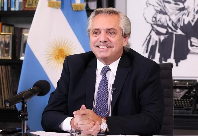Imagem da noticia "Brasileiros vieram da selva e argentinos da Europa", diz Fernández