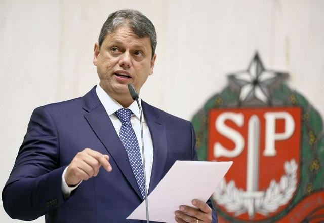 Imagem da noticia Tarcísio veta Projeto de Lei que proibia criação e venda de animais em pet shops