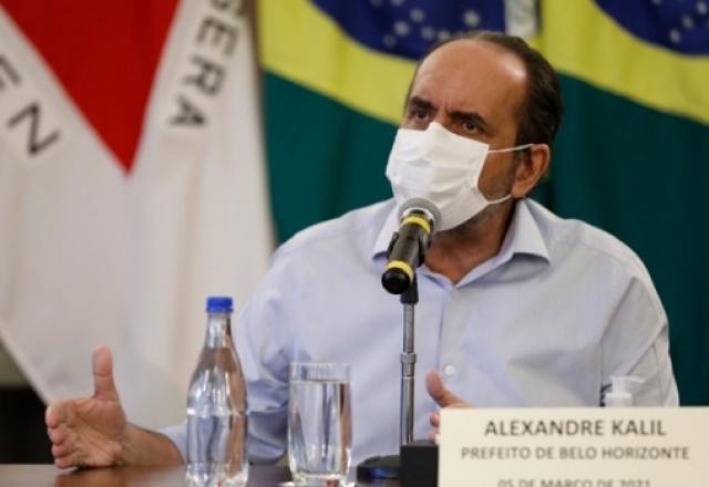 Imagem da noticia Kalil volta atrás e cumprirá liberação de cultos, mas recorre de medida no STF