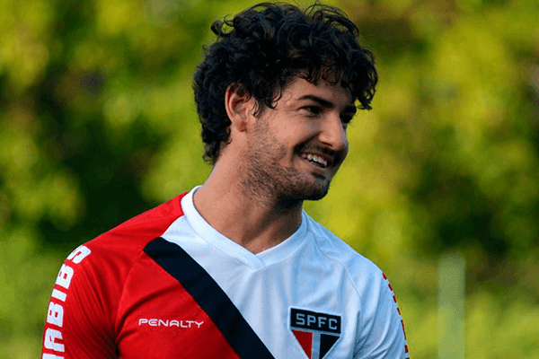 Imagem da noticia Alexandre Pato acerta retorno ao São Paulo