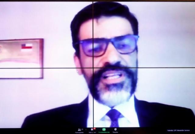 Imagem da noticia Salles "tornou legítima" ação de criminosos,  diz ex-chefe da PF no AM
