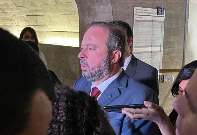 Imagem da noticia Ministro questiona Ibama sobre Petrobras: "Decisão exploratória vem depois"