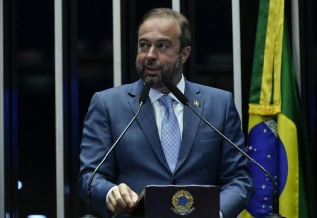 Imagem da noticia Expectativa é que Silveira recuse liderança do governo no Senado