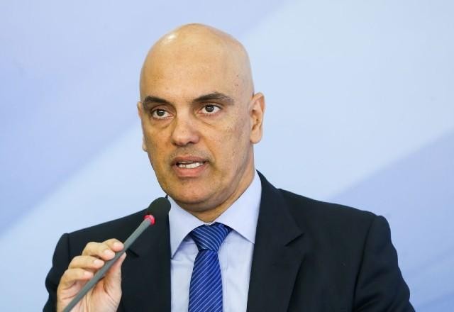 Imagem da noticia Moraes suspende inquéritos da PF e do Cade sobre institutos de pesquisa