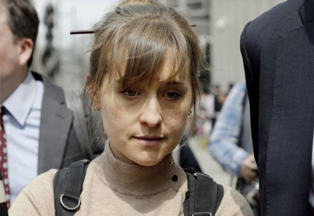 Imagem da noticia Atriz Allison Mack, de Smallville, deixa prisão após dois anos