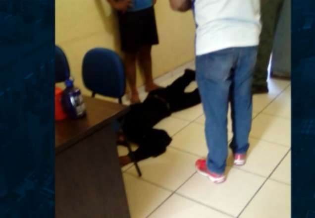 Imagem da noticia Aluno entra armado em escola e dispara contra dois colegas em MG