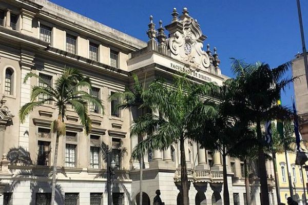Imagem da noticia Alunos do Direito da USP fazem lista ideológica dos calouros