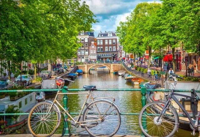Holanda vai reabrir bares e cafés em 28 de abril