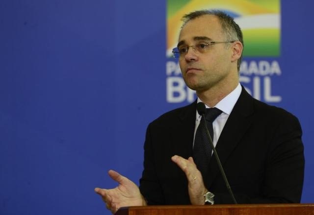 Imagem da noticia Governo mapeia votos e foca no Centrão para sabatina de Mendonça