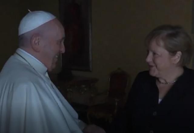 Papa Francisco e Angela Merkel se reúnem no Vaticano