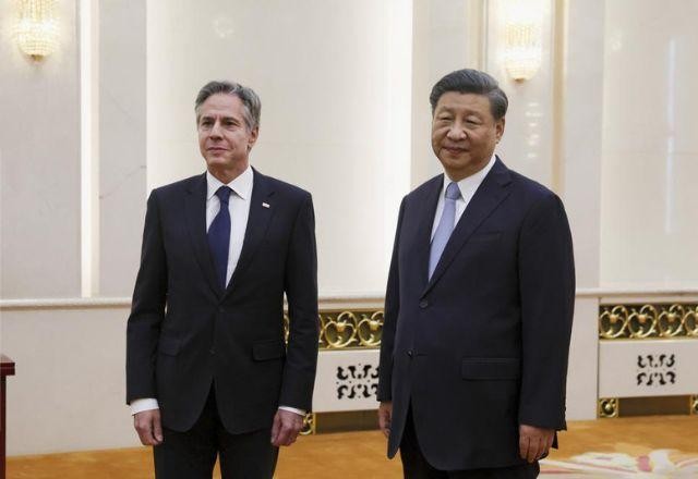 Imagem da noticia Blinken e Xi Jinping prometem "estabilizar" laços deteriorados entre EUA e China