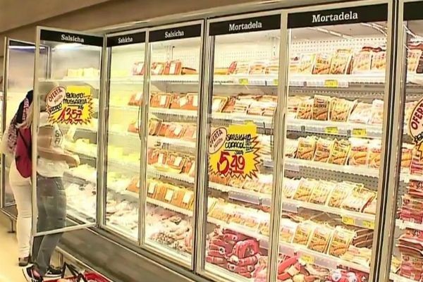 Imagem da noticia Anvisa interdita por 90 dias produtos de três empresas investigadas na Carne Fraca