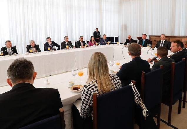 Imagem da noticia Apoiadores de Bolsonaro perdem lideranças para parlamentares do Centrão