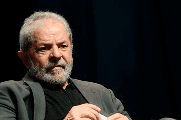Imagem da noticia Após enterro do neto, Lula volta para carceragem da PF em Curitiba
