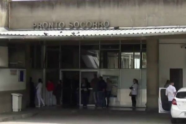 Após internação, homem aguarda transferência de hospital por uma semana e morre