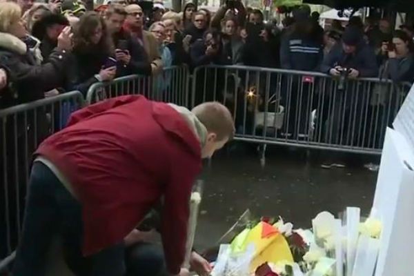 Imagem da noticia Após um ano dos atentados de Paris, França faz várias homenagens para lembrar os 130 mortos