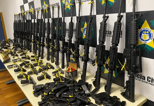 Imagem da noticia Brasil registra alta de 30% nas apreensões de armas de uso militar, segundo levantamento