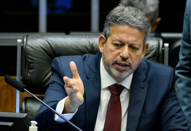 Imagem da noticia Lira adia votação em plenário da PEC dos Benefícios