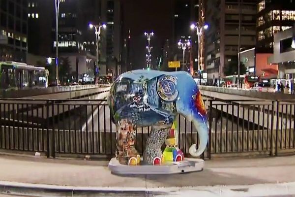 Imagem da noticia Artista leva esculturas de elefantes para cartão-postal de São Paulo