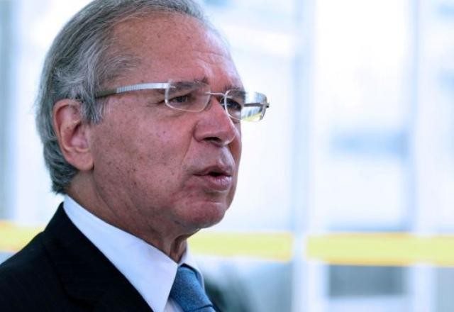 Imagem da noticia Paulo Guedes defende aumento "modesto e moderado" para Bolsa Família