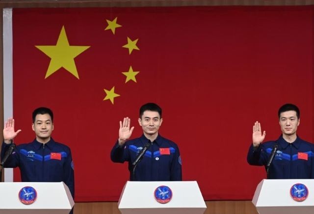 Imagem da noticia AO VIVO: China envia três astronautas à estação espacial Tiangong nesta quinta (25)