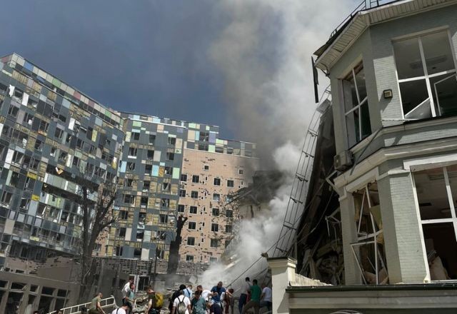 Imagem da noticia Rússia dispara mais de 40 mísseis em 5 cidades da Ucrânia e deixa ao menos 28 mortos e 100 feridos