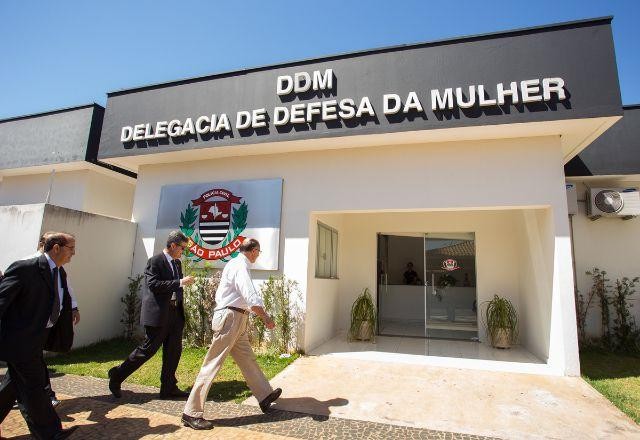 Lula sanciona lei que impõe funcionamento 24h de delegacias da mulher