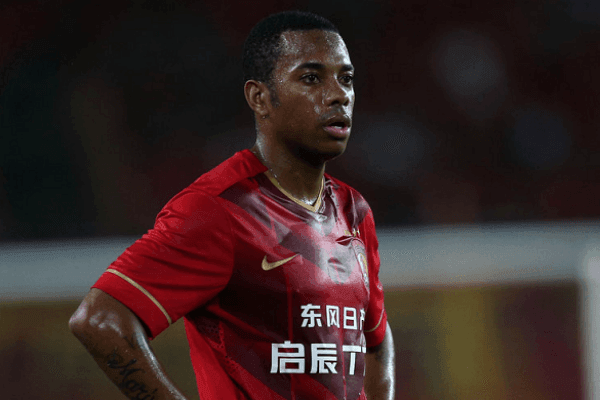 Imagem da noticia Defesa de Robinho protocola novo pedido de habeas corpus ao STF para reverter prisão por estupro