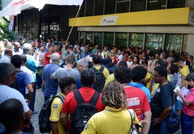 Audiência termina sem acordo e greve dos Correios continua