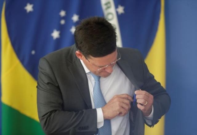 Imagem da noticia R$ 400 do Auxílio Brasil só serão pagos em dezembro