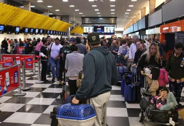 Imagem da noticia Por que com a recuperação do turismo, as passagens aéreas continuam caras?