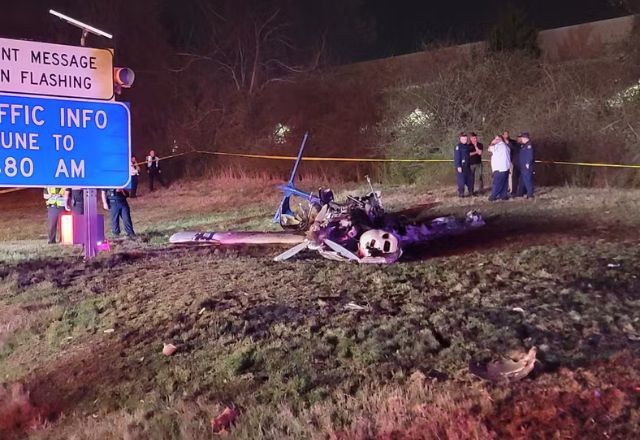 Imagem da noticia Avião cai ao lado de rodovia e deixa 5 mortos nos EUA