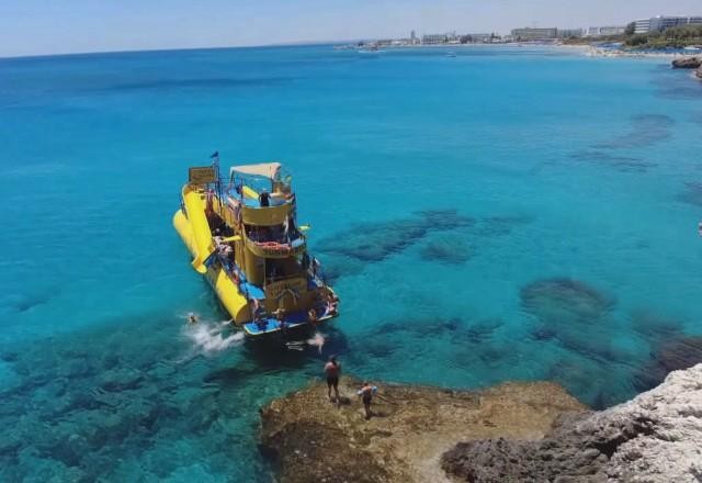 Imagem da noticia Conheça Ayia Napa, um mar azul do Mediterrâneo no Chipre