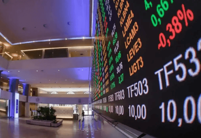 Imagem da noticia Ibovespa renova recorde e passa dos 150 mil pontos, com otimismo externo, balanços e BC no radar