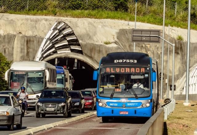 No Rio, Eduardo Paes garante gratuidade dos ônibus no dia das eleições