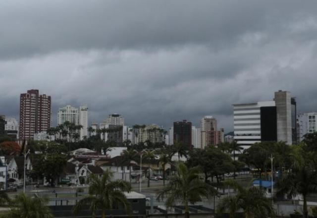 Imagem da noticia Previsão do tempo: alerta de temporal para Santa Catarina e Paraná