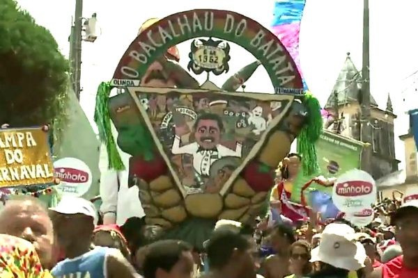 Imagem da noticia Bacalhau do Batata arrasta multidão pelas ladeiras de Olinda
